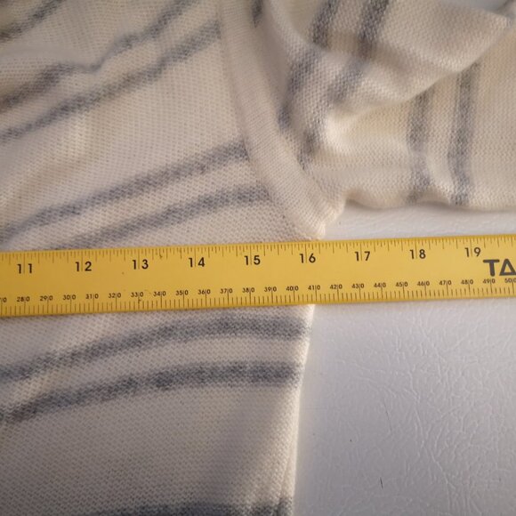 Banana Republic Ladies Cream & Grey Stripe Sweater - Picture 6 of 11